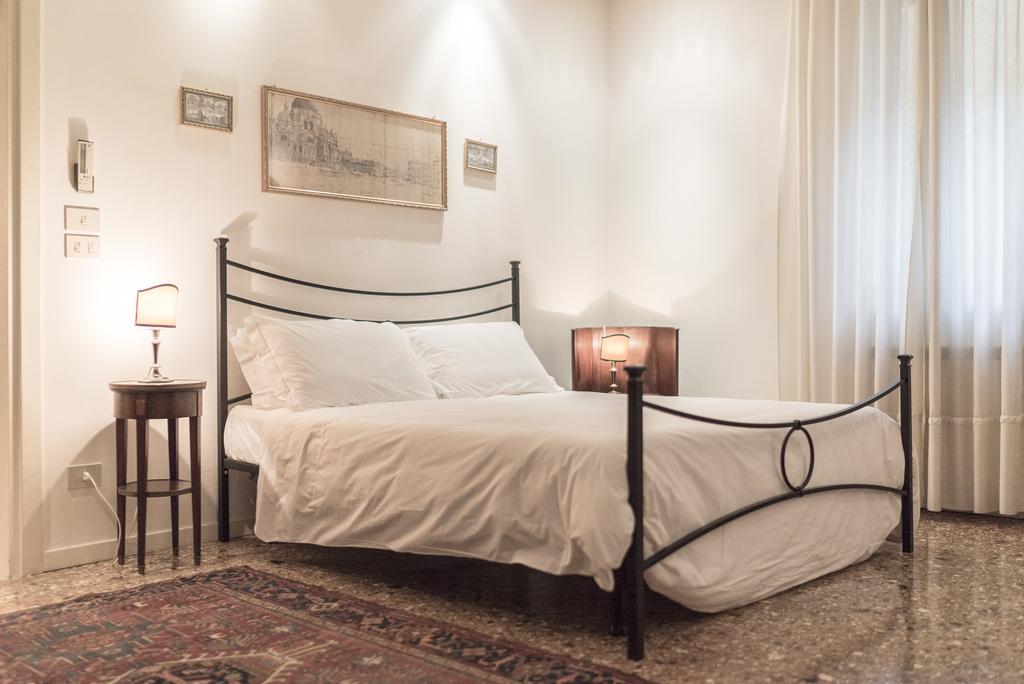 Апартаменты Accademia Terrazza Венеция Экстерьер фото