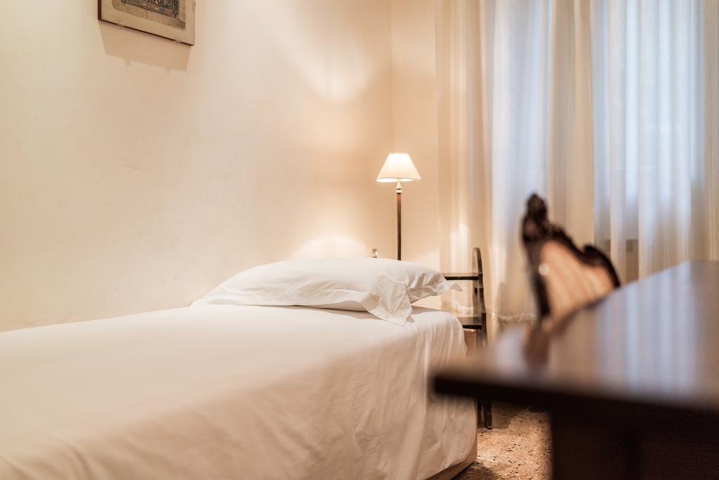 Апартаменты Accademia Terrazza Венеция Экстерьер фото