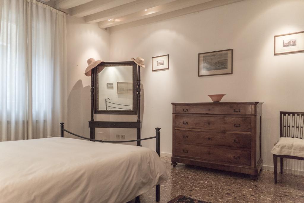 Апартаменты Accademia Terrazza Венеция Экстерьер фото