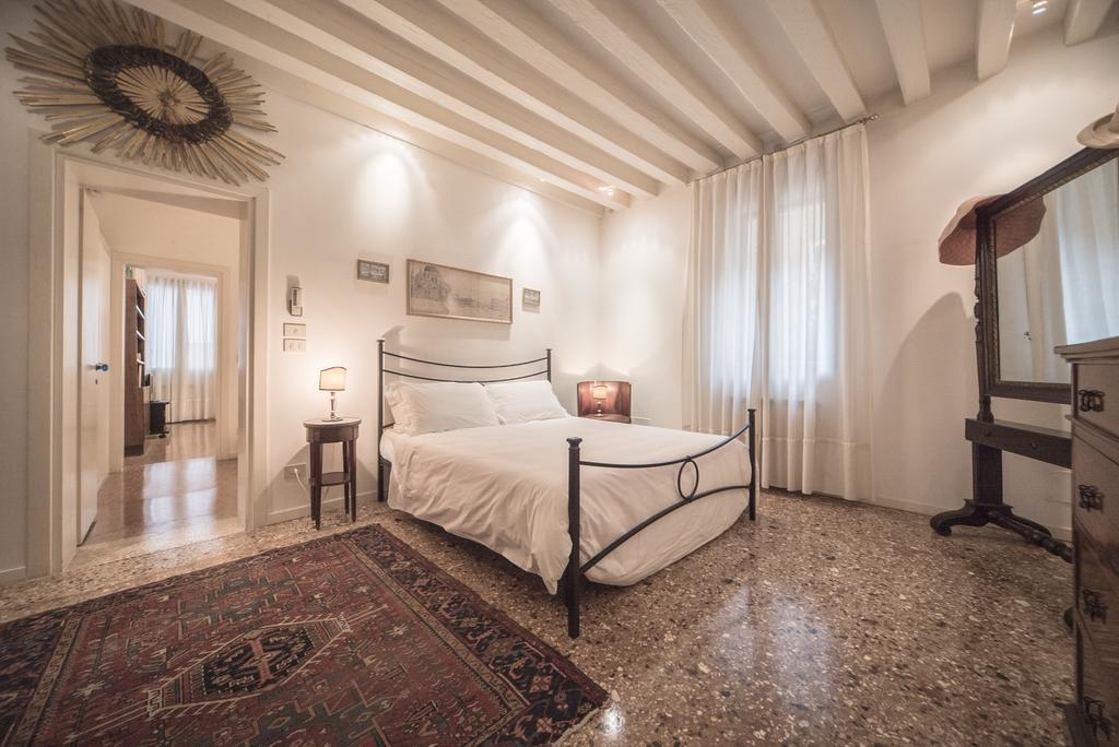 Апартаменты Accademia Terrazza Венеция Экстерьер фото