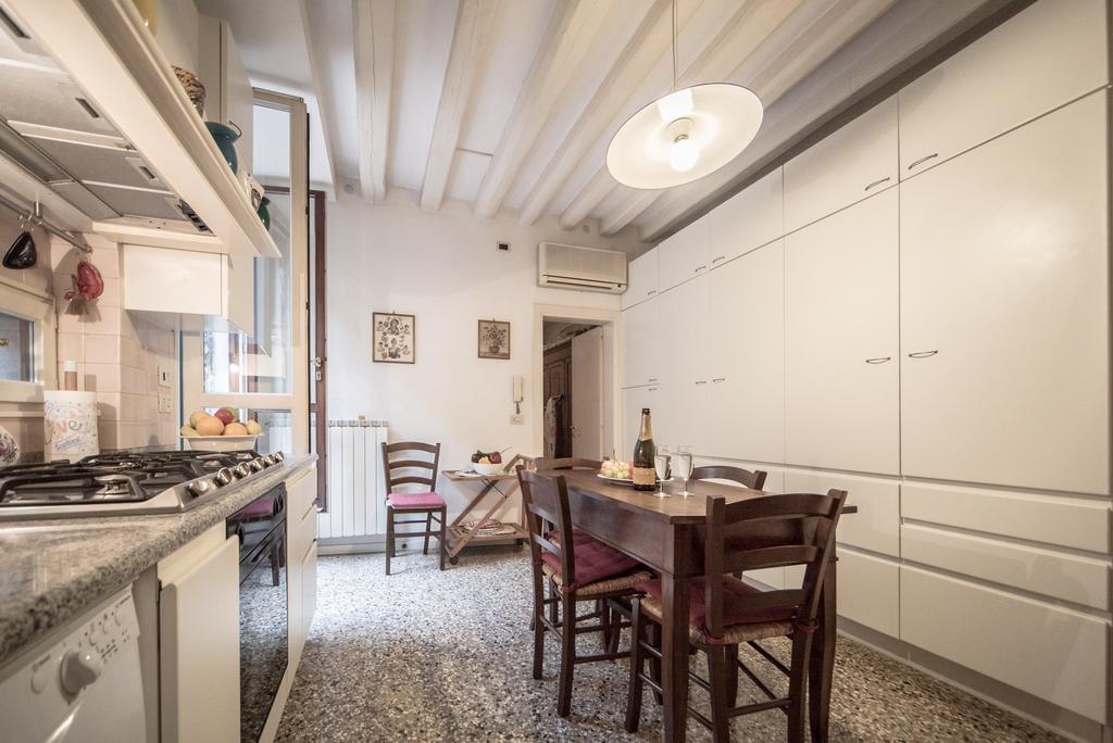Апартаменты Accademia Terrazza Венеция Экстерьер фото